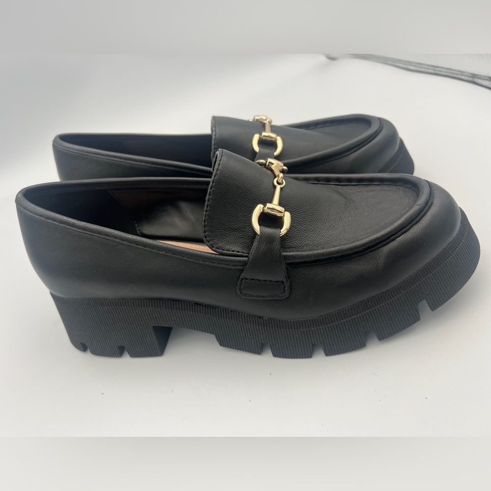 BCBGENERATION Raylin Lugsole Leather Loafer Gold Horse Bit Women’s Size 8.5M NEW